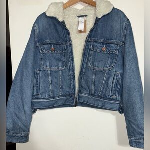 Sherpa Lined Gap Cropped Jean Jacket L- NWT